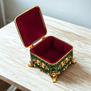 Kovová šperkovnica v boho štýle - zelená